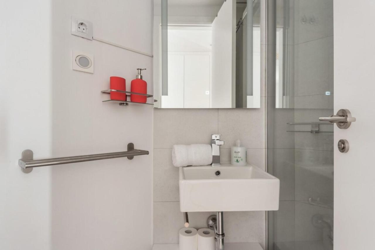 Incredible Design 2 Bedroom Apartment In Centro Madrid Eksteriør billede